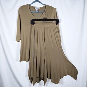 Vintage Carolyn Strauss Collection Women's Top and Skirt Set Extra Small Beige